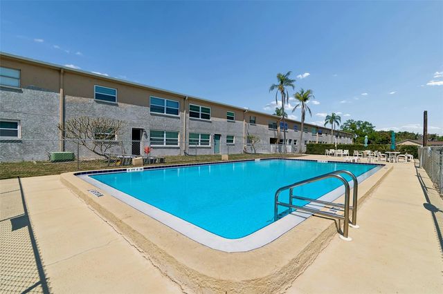 12300 PARK BOULEVARD 221, Seminole, FL 33772