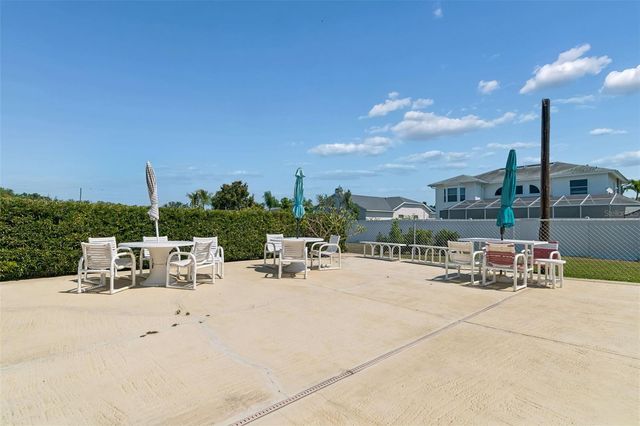 12300 PARK BOULEVARD 221, Seminole, FL 33772