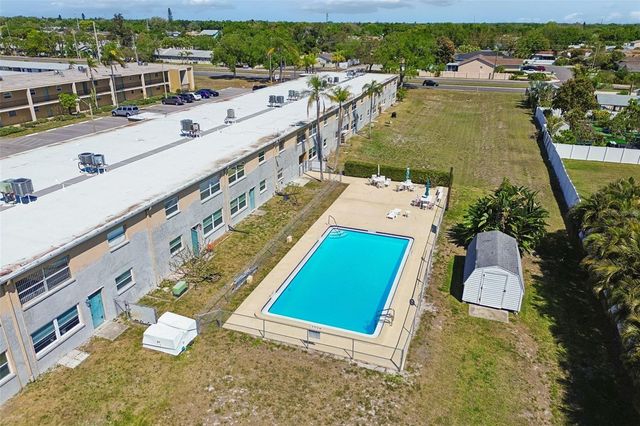 12300 PARK BOULEVARD 221, Seminole, FL 33772