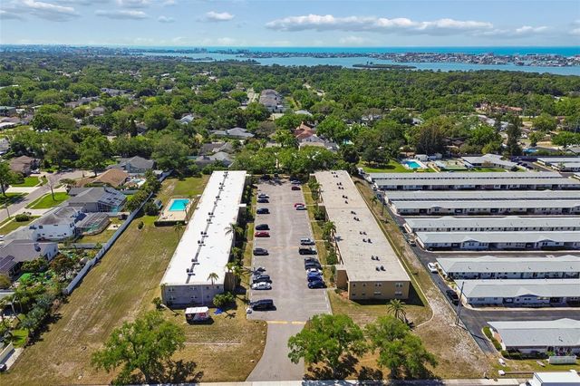 12300 PARK BOULEVARD 221, Seminole, FL 33772