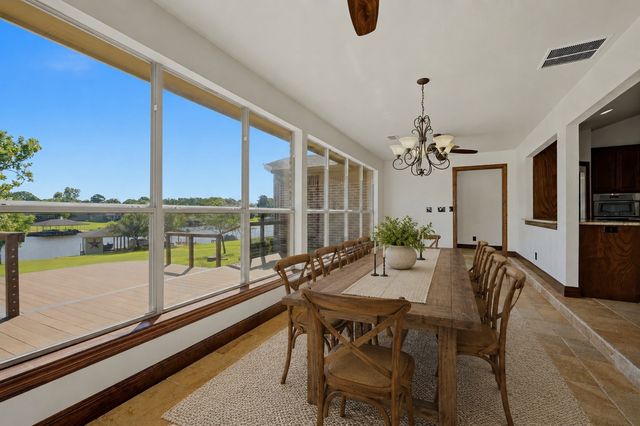533 Kiowa Drive W, Lake Kiowa, TX 76240
