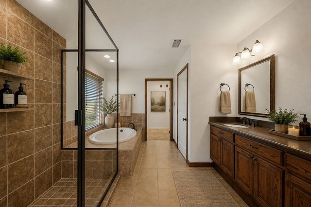533 Kiowa Drive W, Lake Kiowa, TX 76240