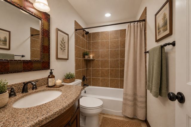 533 Kiowa Drive W, Lake Kiowa, TX 76240