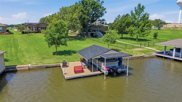 533 Kiowa Drive W, Lake Kiowa, TX 76240