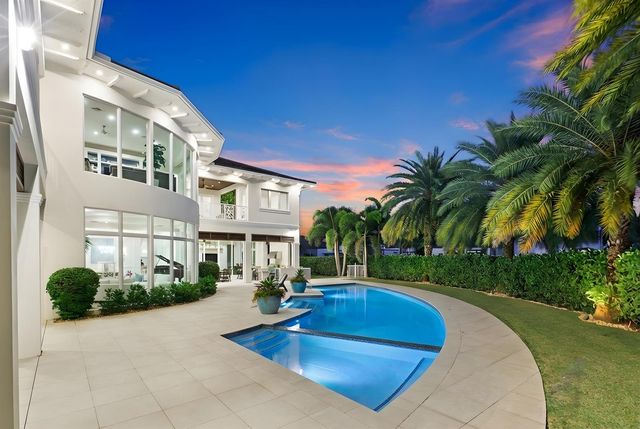 3700 NE 24th Avenue, Lighthouse Point, FL 33064