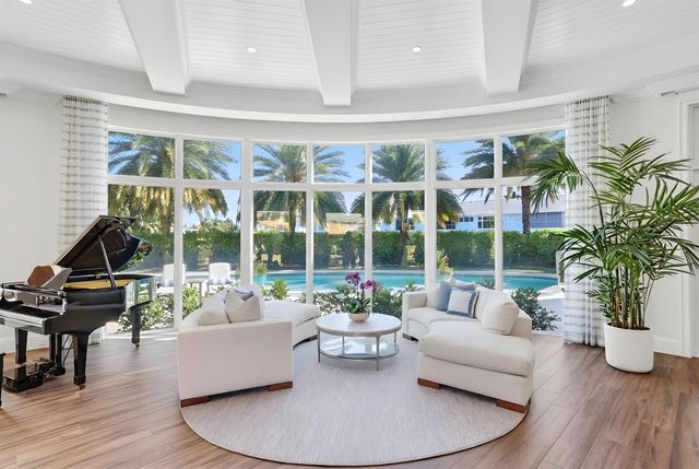 3700 NE 24th Avenue, Lighthouse Point, FL 33064
