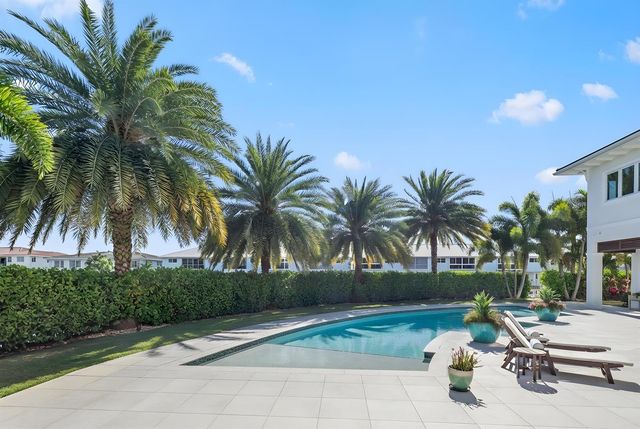 3700 NE 24th Avenue, Lighthouse Point, FL 33064