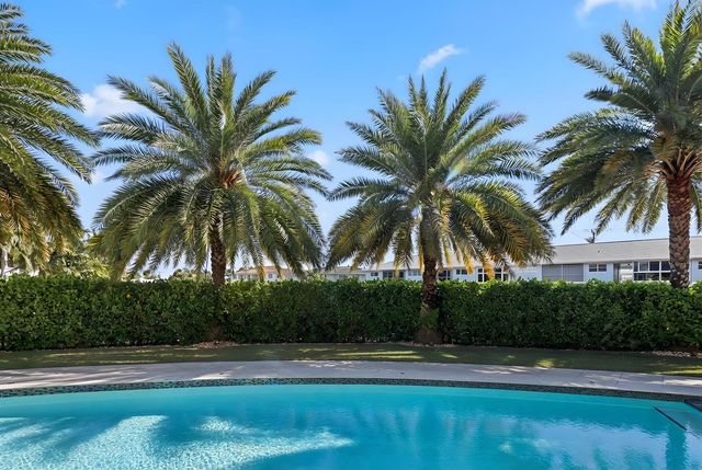 3700 NE 24th Avenue, Lighthouse Point, FL 33064