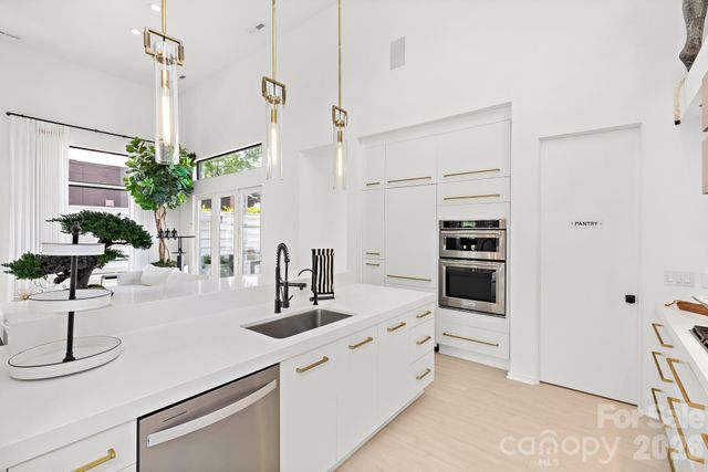 4547 Craig Avenue, Charlotte, NC 28211