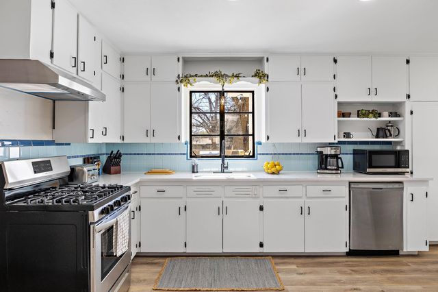 1317 Cloverleaf DR, Austin, TX 78723