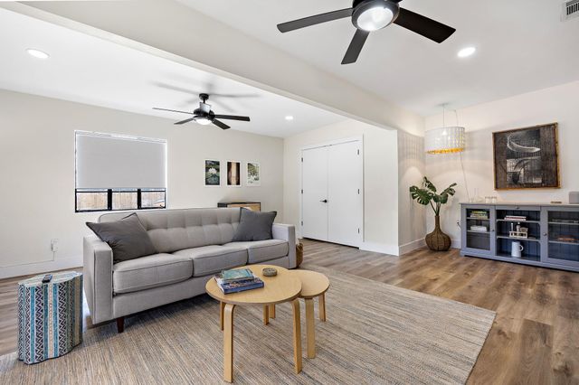 1317 Cloverleaf DR, Austin, TX 78723