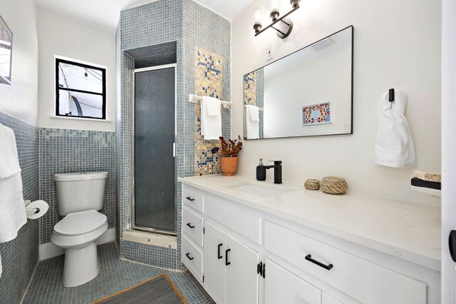 1317 Cloverleaf DR, Austin, TX 78723