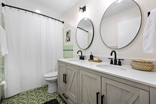 1317 Cloverleaf DR, Austin, TX 78723