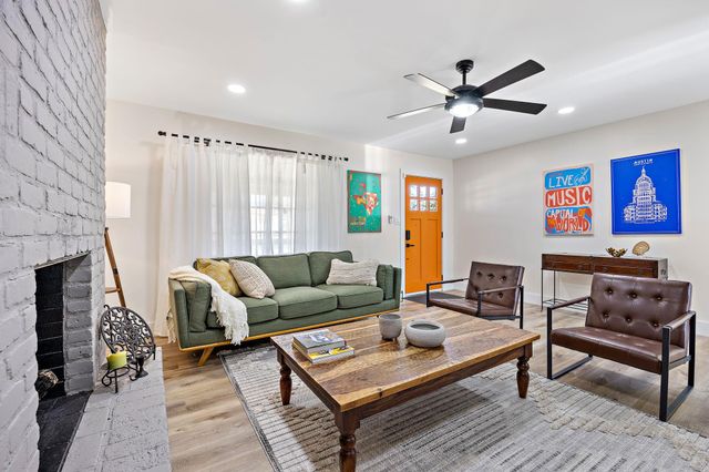 1317 Cloverleaf DR, Austin, TX 78723