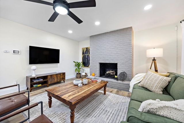 1317 Cloverleaf DR, Austin, TX 78723