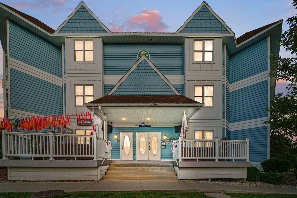 123 Center STREET #212, Lake Geneva, WI 53147