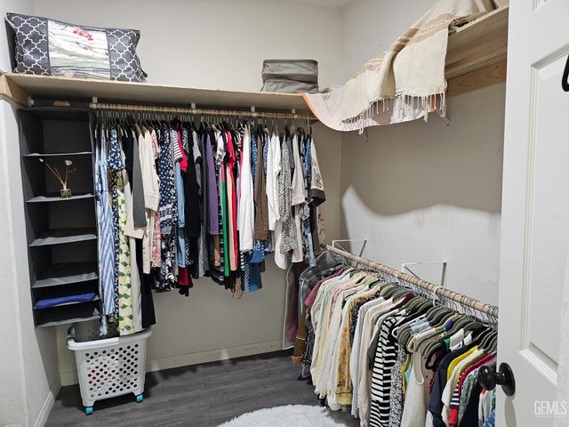 11726 Christmas Rose Drive, Bakersfield, CA 93311