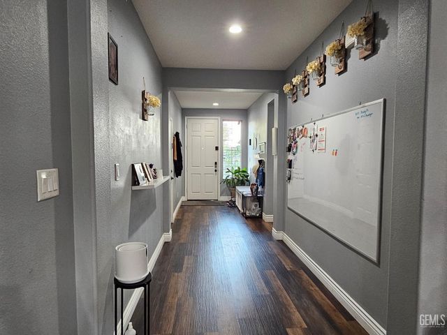 11726 Christmas Rose Drive, Bakersfield, CA 93311