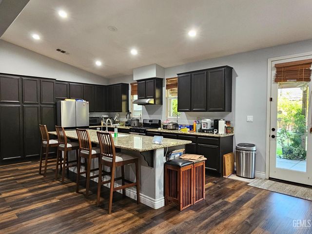 11726 Christmas Rose Drive, Bakersfield, CA 93311