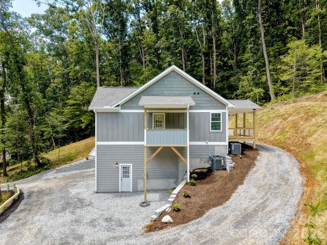 73 Rocking Porch Road, Asheville, NC 28805