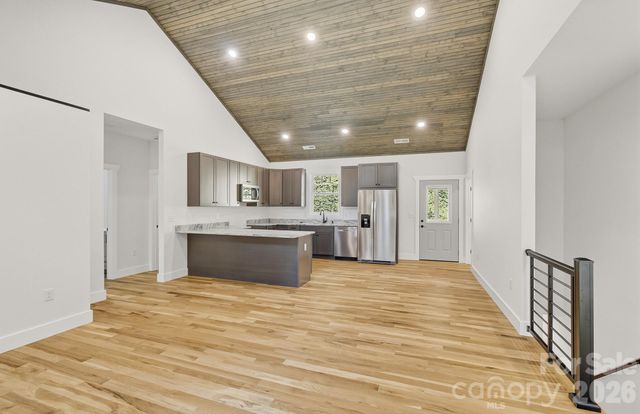 73 Rocking Porch Road, Asheville, NC 28805