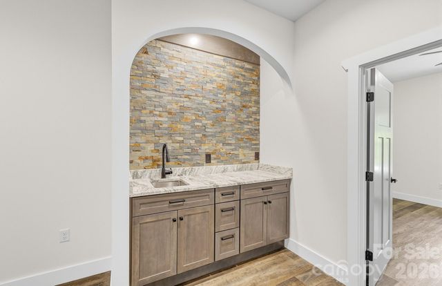 73 Rocking Porch Road, Asheville, NC 28805
