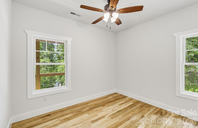 73 Rocking Porch Road, Asheville, NC 28805