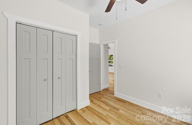 73 Rocking Porch Road, Asheville, NC 28805