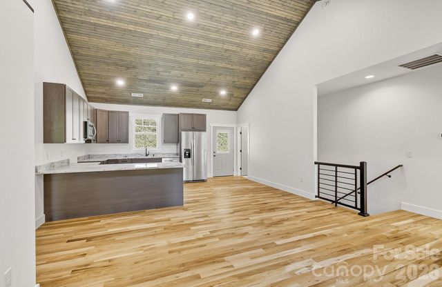 73 Rocking Porch Road, Asheville, NC 28805