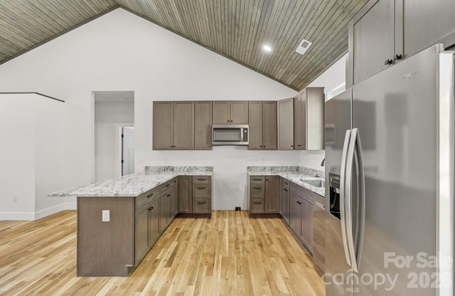 73 Rocking Porch Road, Asheville, NC 28805