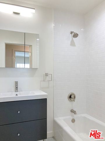 1249 23rd Street A, Santa Monica, CA 90404