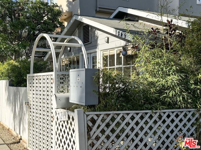 1249 23rd Street A, Santa Monica, CA 90404