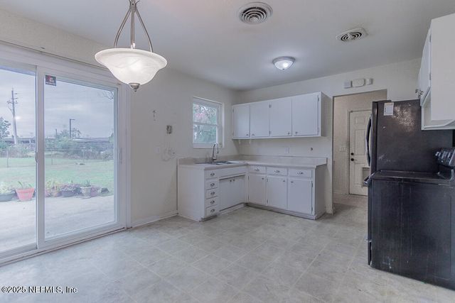 4504 BARNES Road, Jacksonville, FL 32207