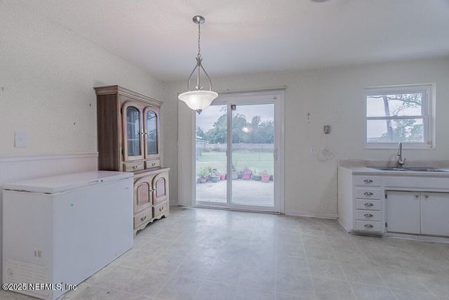 4504 BARNES Road, Jacksonville, FL 32207