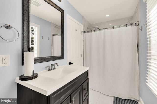 1024-B BRIXTON CT, Sterling, VA 20164