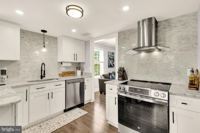1024-B BRIXTON CT, Sterling, VA 20164