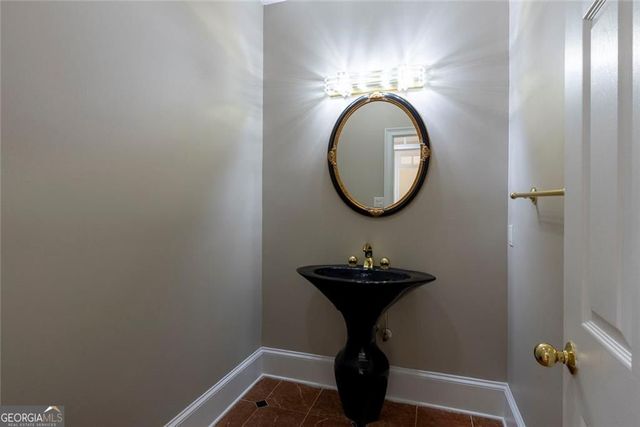 8445 Sentinae Chase Drive, Roswell, GA 30076