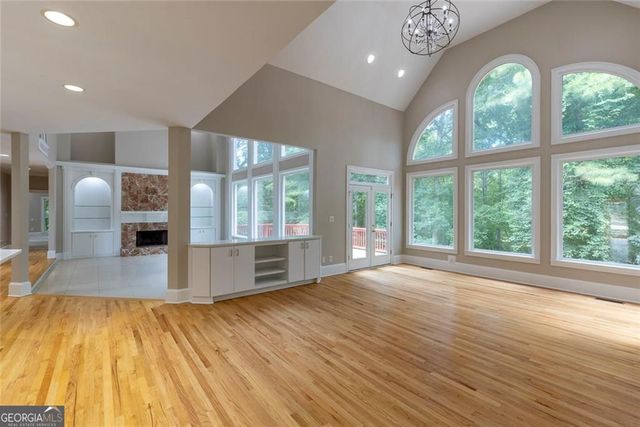 8445 Sentinae Chase Drive, Roswell, GA 30076