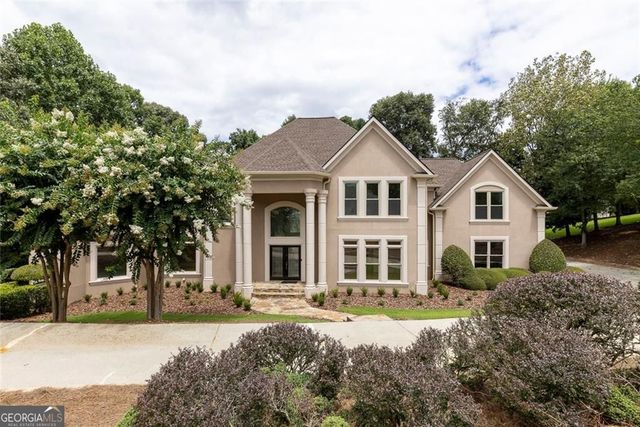 8445 Sentinae Chase Drive, Roswell, GA 30076