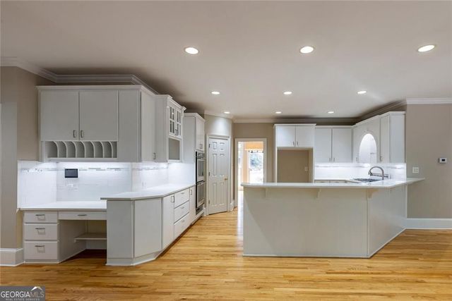 8445 Sentinae Chase Drive, Roswell, GA 30076