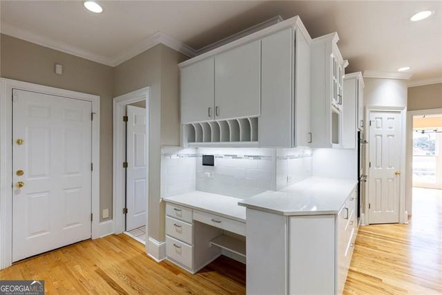 8445 Sentinae Chase Drive, Roswell, GA 30076