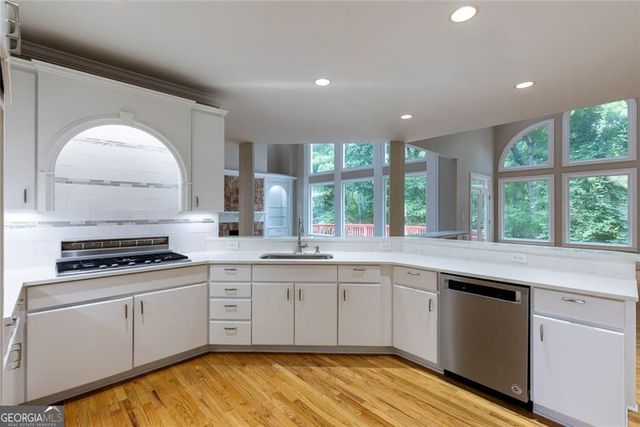 8445 Sentinae Chase Drive, Roswell, GA 30076