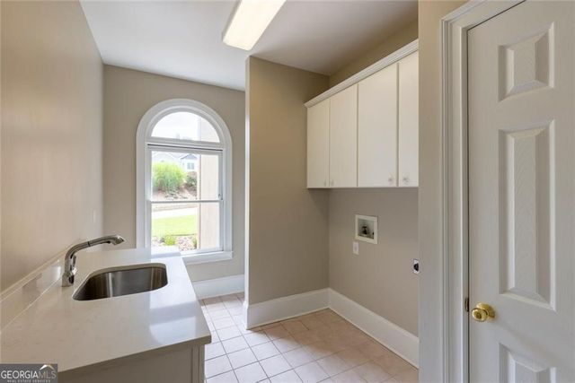 8445 Sentinae Chase Drive, Roswell, GA 30076