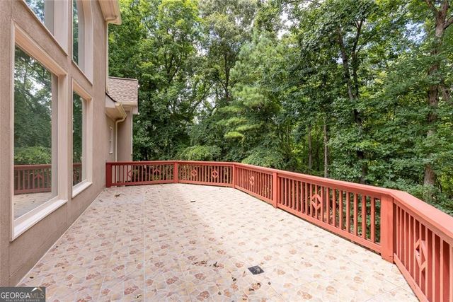 8445 Sentinae Chase Drive, Roswell, GA 30076