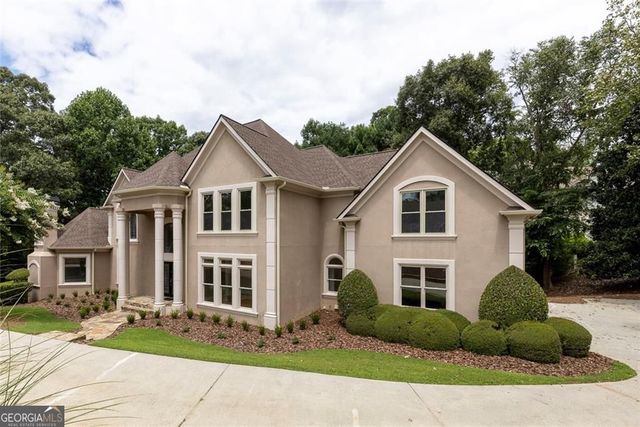 8445 Sentinae Chase Drive, Roswell, GA 30076
