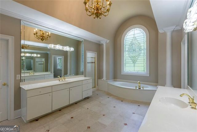 8445 Sentinae Chase Drive, Roswell, GA 30076