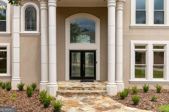 8445 Sentinae Chase Drive, Roswell, GA 30076
