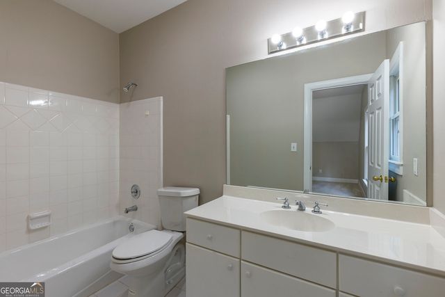 8445 Sentinae Chase Drive, Roswell, GA 30076