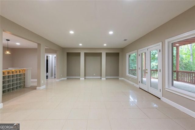 8445 Sentinae Chase Drive, Roswell, GA 30076