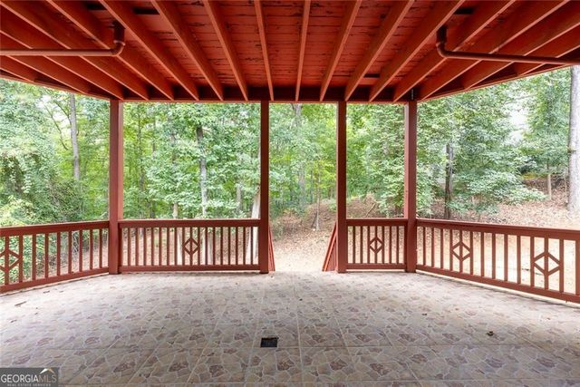 8445 Sentinae Chase Drive, Roswell, GA 30076